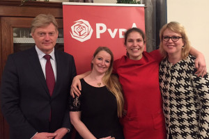 Drukbezochte PvdA-bijeenkomst over Jeugdhulp met staatssecretaris Martin van Rijn